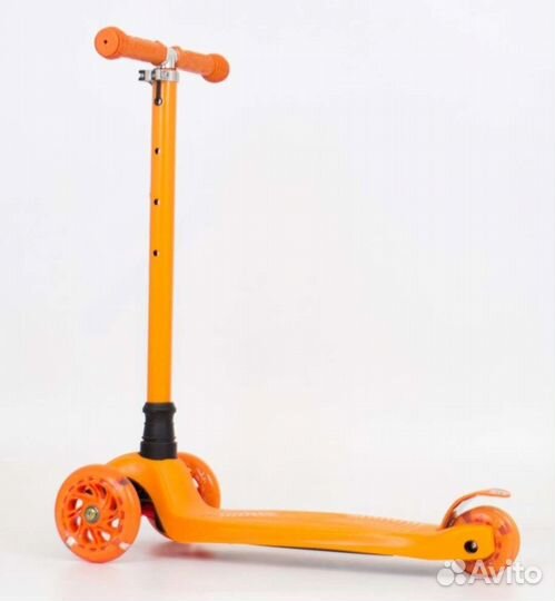 Самокат детский трехколесный новый