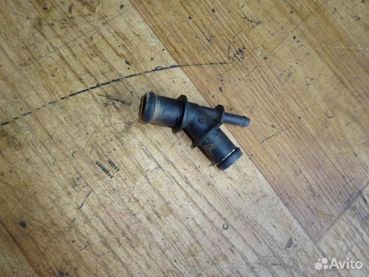 Трубка системы охлаждения Volkswagen Golf IV/Bora