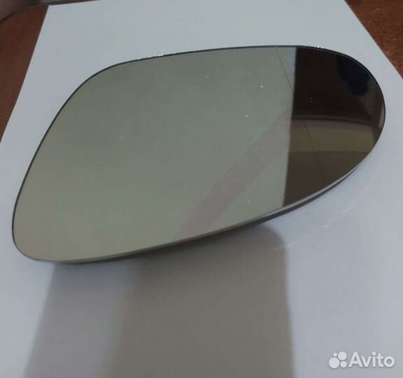 Стекло левого бокового зеркала Skoda,Vwagen