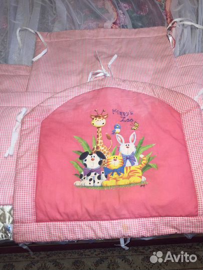 Бортики в кроватку с балдахином