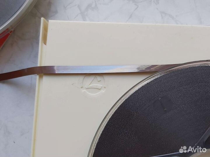 Магнитная лента катушки с записью