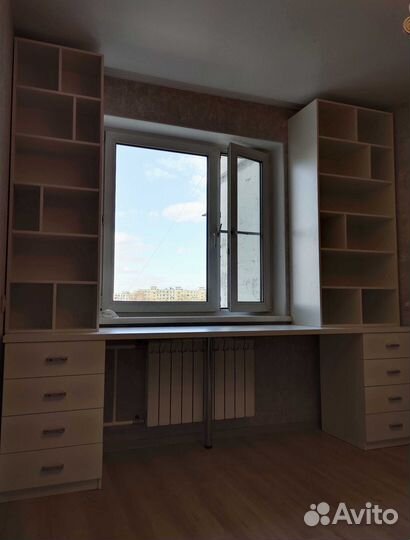 Рабочая зона у окна