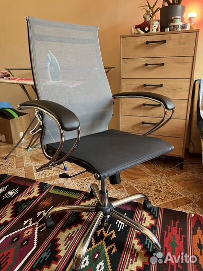 Компьютерное кресло