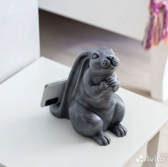 Статуэтка кролик, подставка под телефон