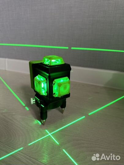 Лазерный уровень нивелир 3D 12 линий новый