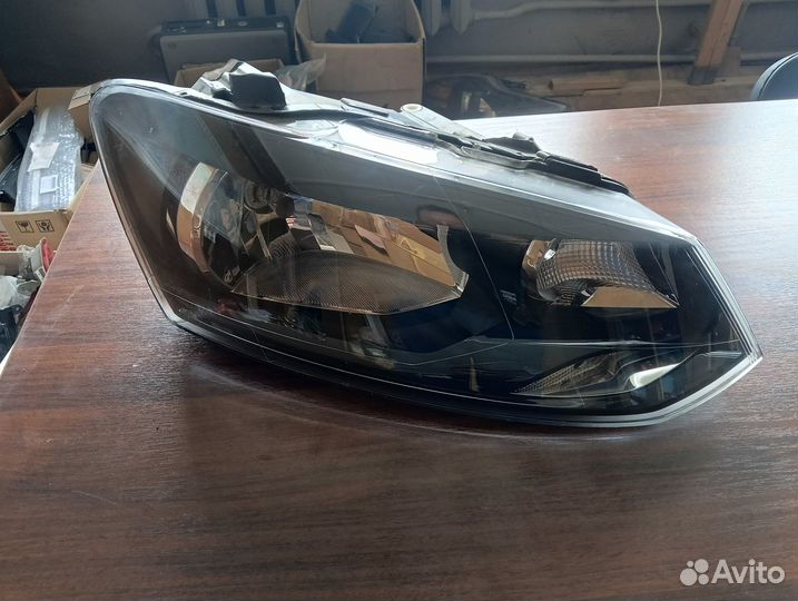 Фара левая Volkswagen Polo