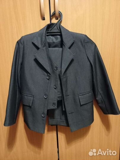 Школьный костюм для мальчика 122 новый