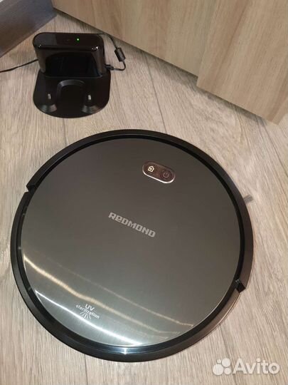 Робот пылесос redmond rv r650s