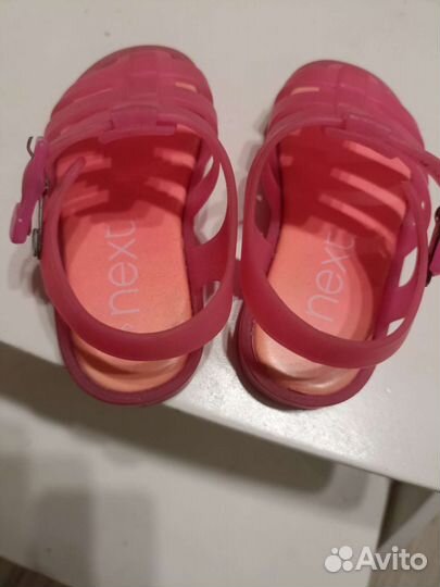 Сандалии на девочкк