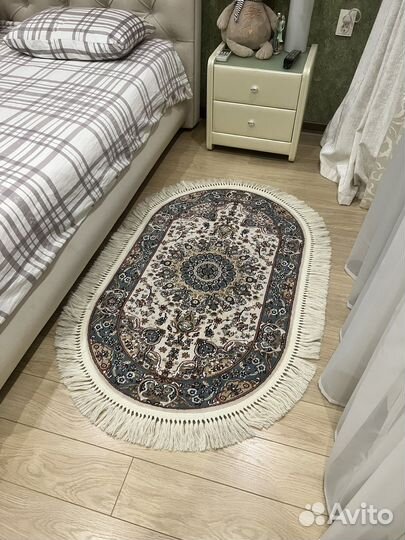 Ковер шерстяной новый 80 на 133 см