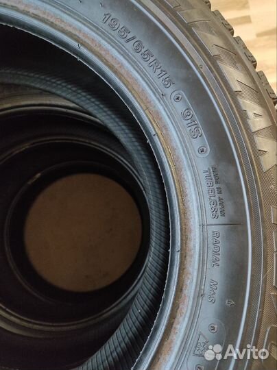 Bridgestone Blizzak Revo GZ 195/65 R15