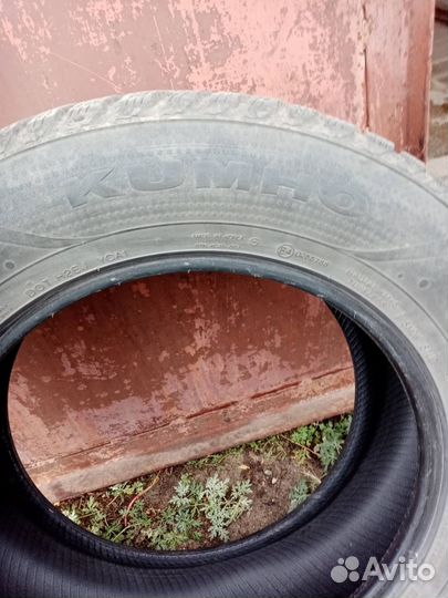 Kumho I'Zen RV Asymmetric 225/65 R17