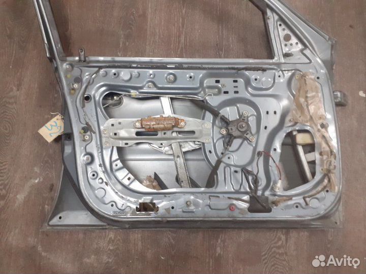 Дверь передняя левая Toyota Sprinter E100