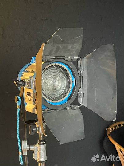 Осветительный прибор Arri Junior 650W Plus Fresnel