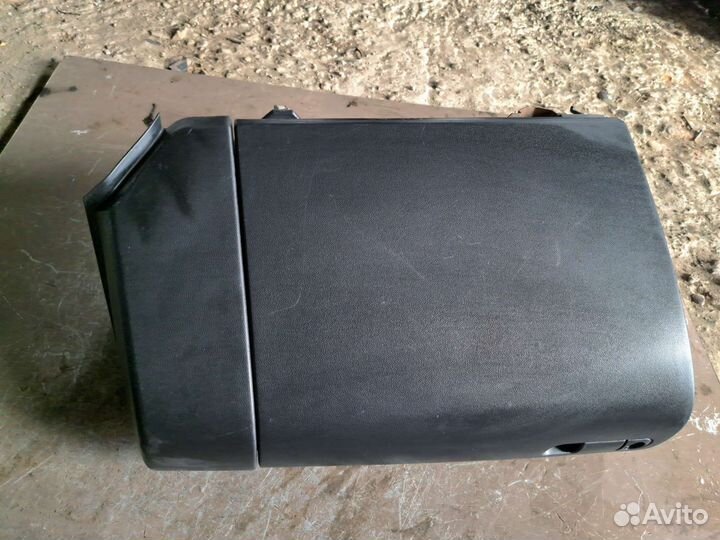 Бардачок Mazda 3