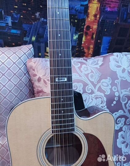 Акустическая гитара