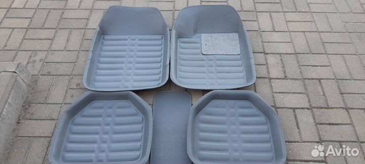 Автомобильные коврики универсальные