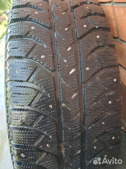 Bridgestone Ice Cruiser 7000 265/70 R16