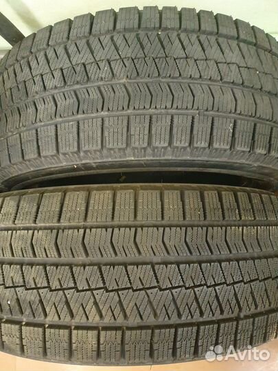 Bridgestone Blizzak VRX2 215/55 R17 94