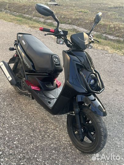 Скутер Vento
