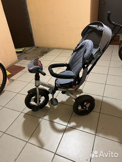 Детский велосипед с ручкой