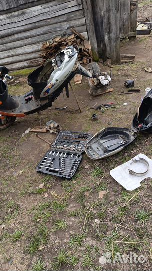 Запчасти на скутер 2 т двигателя