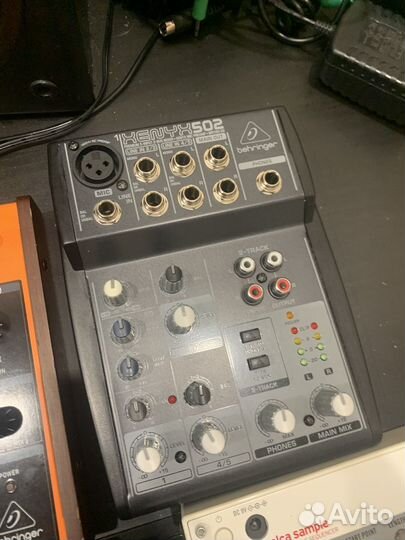 Микшер Behrehger xenux 502