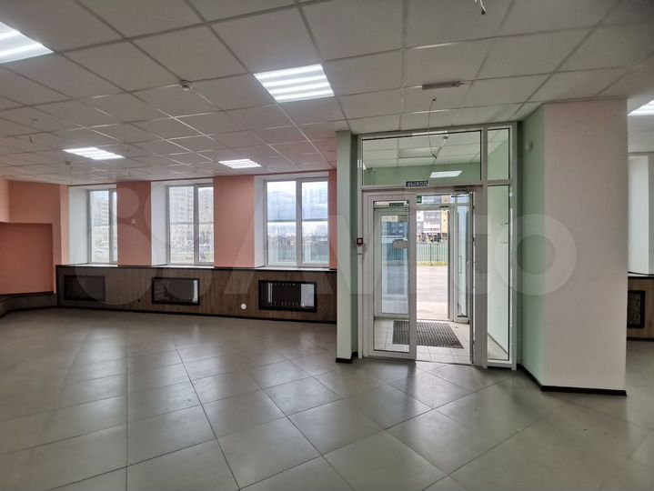 Сдам торговое помещение, 250 м²