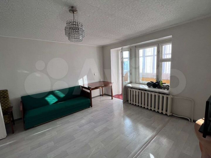 2-к. квартира, 50 м², 3/3 эт.
