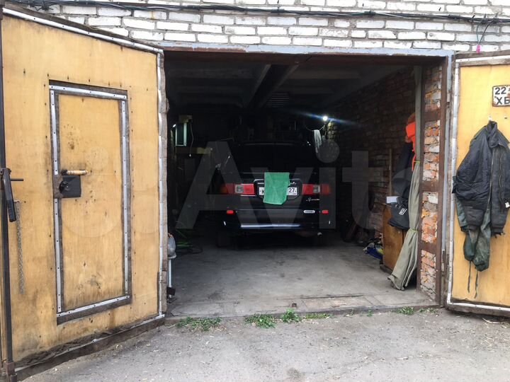 Гараж, > 30 м²