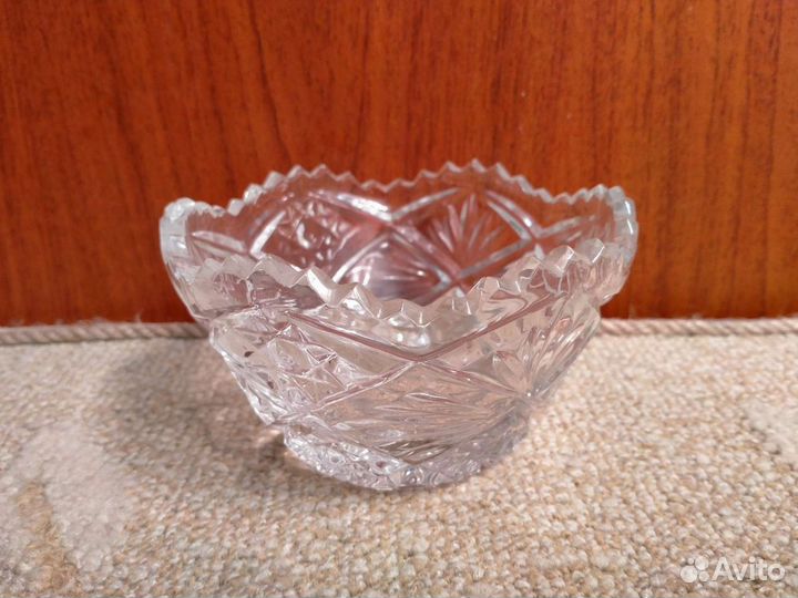 Хрустальная ваза