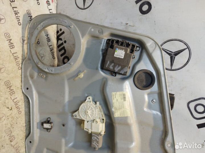 Стеклоподьемник передний правый Mercedes Ml W164