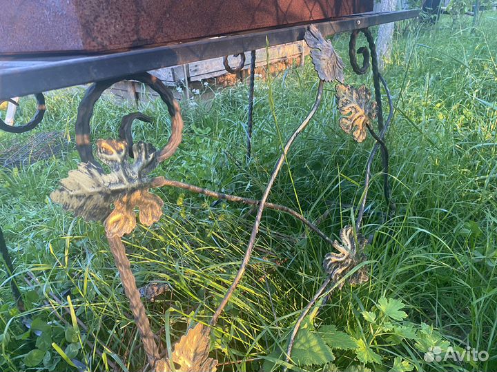 Кованые мангалы с крышей