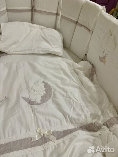 Кроватка для новорожденных с маятником