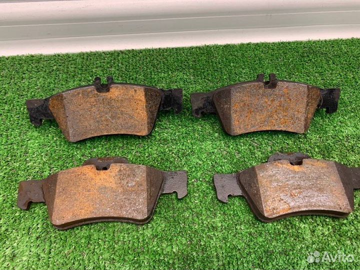 Колодки тормозные задние Mercedes-Benz E-350 W212