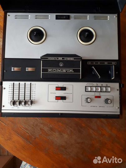 Катушечный магнитофон стерео 