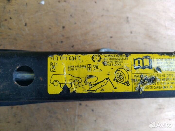 Домкрат Audi Q7 4L BUG 3.0 2007