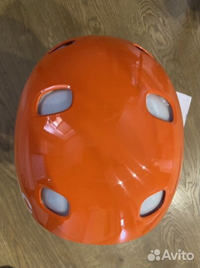 Горнолыжный шлем