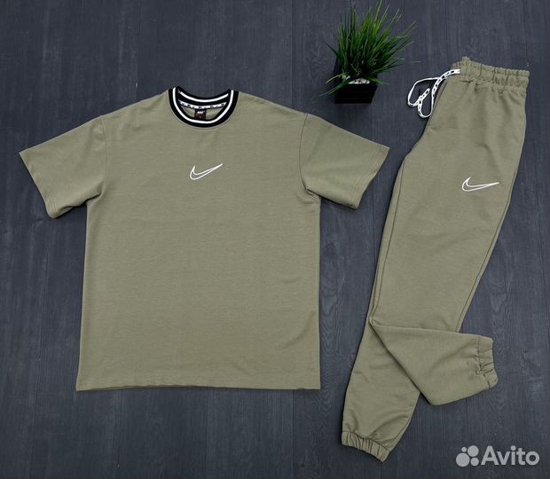 Костюм Nike