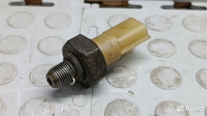 Датчик давления масла Renault Duster