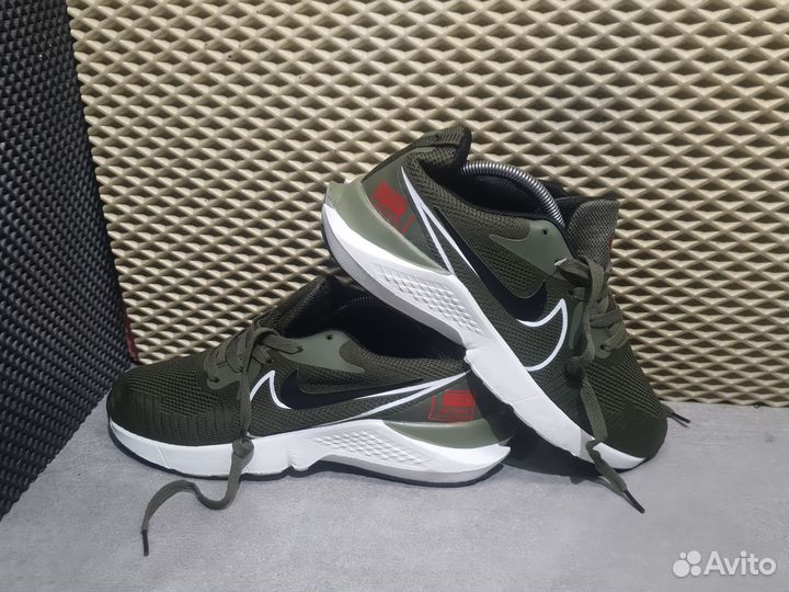 Кроссовки Nike размер 41