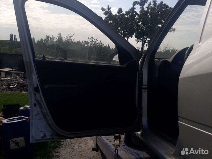 Левая дверь рено логон лада ларгус