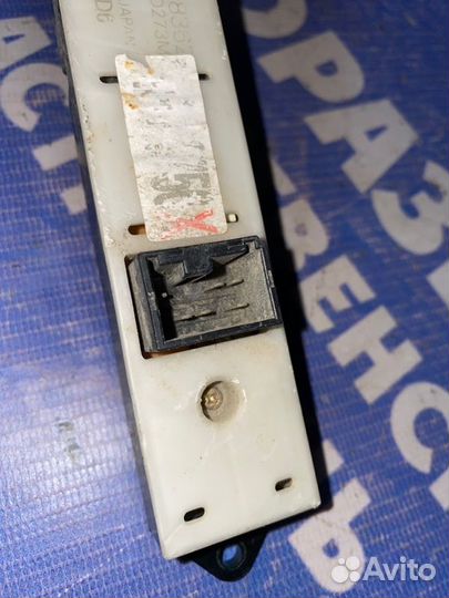 Кнопка стеклоподъемника Mitsubishi Lancer 9 седан