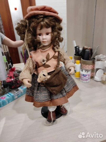 Кукла фарфоровая большая