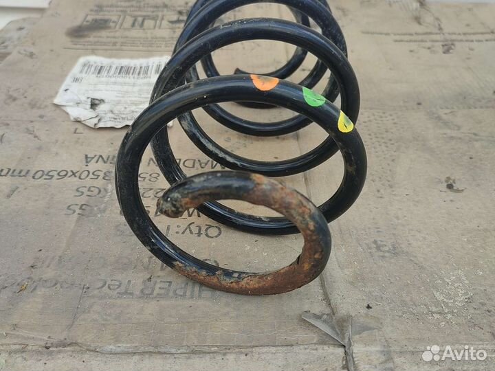 Фольксваген Пассат В 6 пружина передняя