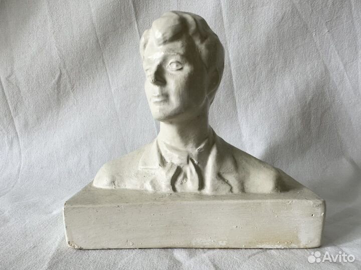 Бюст Есенин гипс