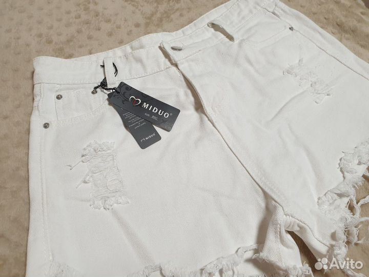 Шорты белые