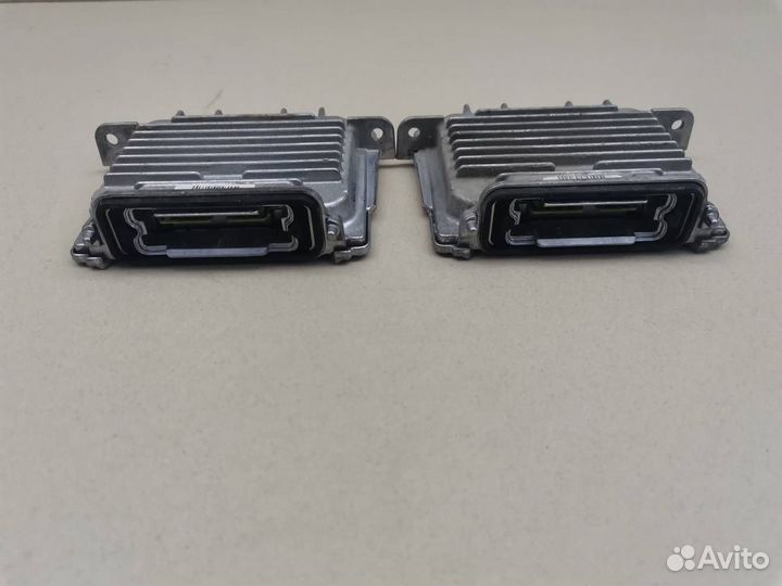 Блок ксеноновой лампы Jeep Grand Cherokee WK2 2010