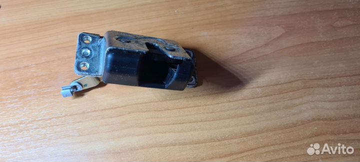 Замок на багажник для Опель Мерива