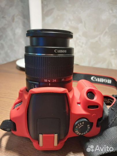 Фотоаппарат Canon EOS 1300D kit